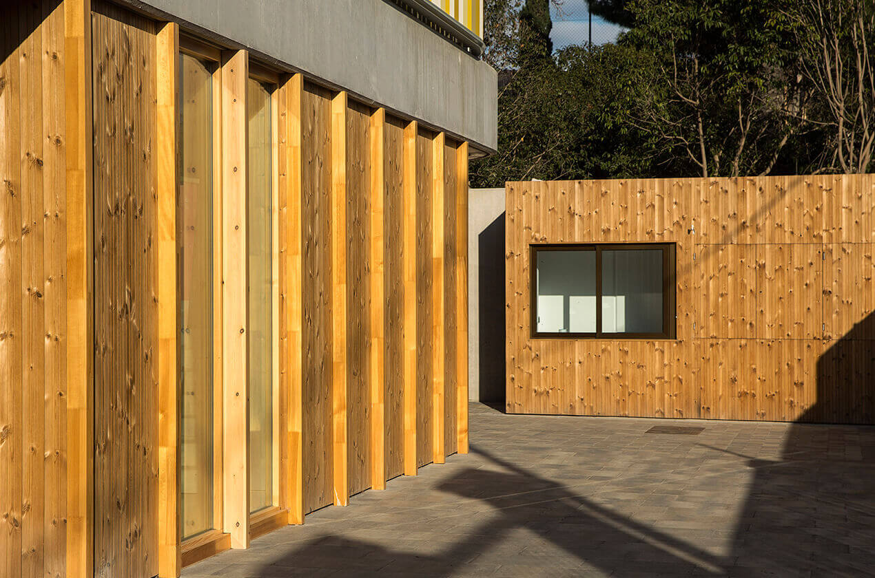 Lunawood Thermowood reference Lycee Francais de Barcelona nursery school