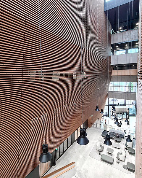 Aurum-Finland_atrium-with-Lunawood-Thermowood-battens