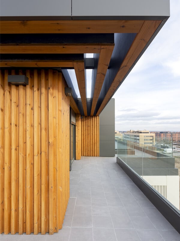 Lunawood-thermowood-battens-spain-facade