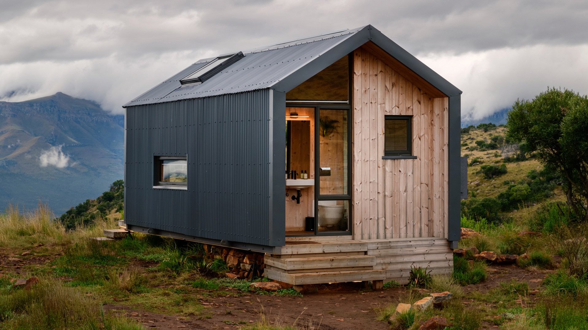 Minimalism with Sustainable Tiny House Materials